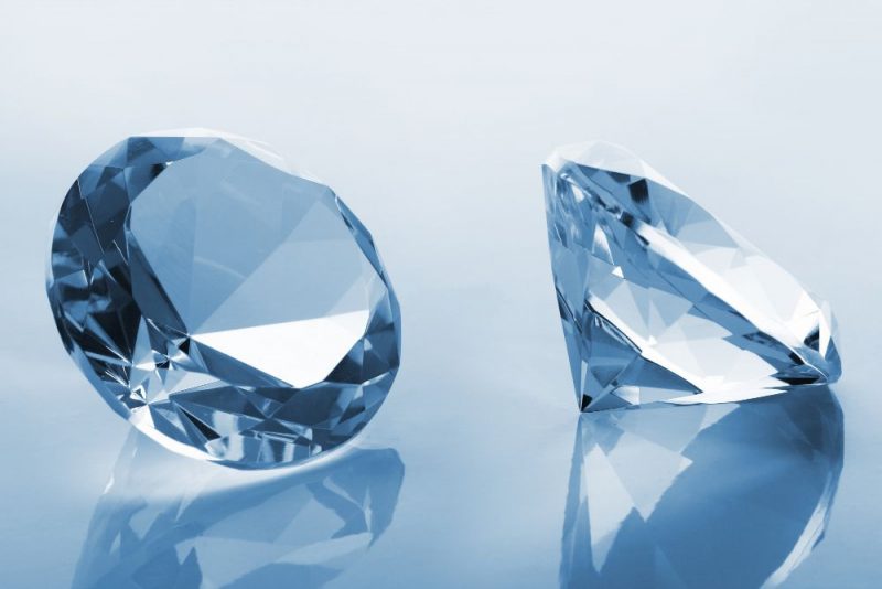 Sapphires vs Diamonds: A Comprehensive Comparison Guide